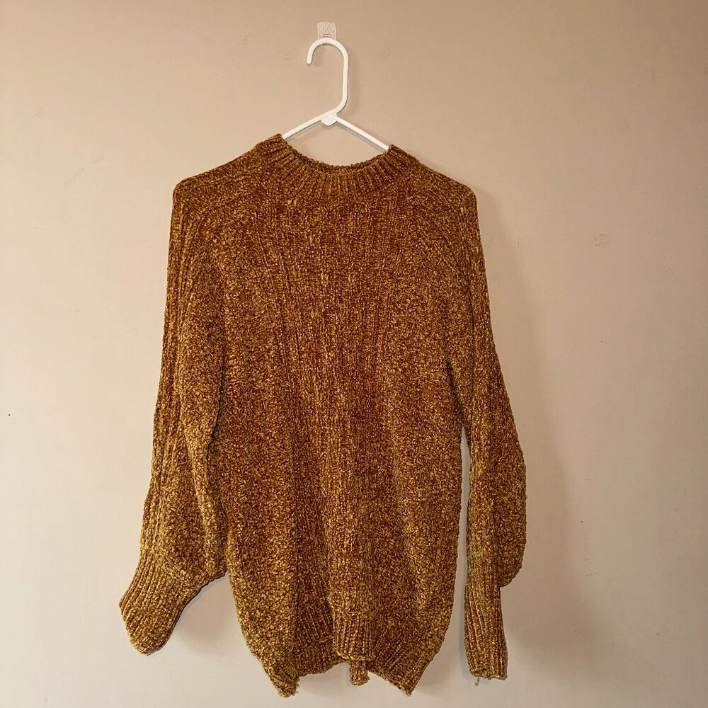 Velzera Mustard Yellow Crewneck Sweater
